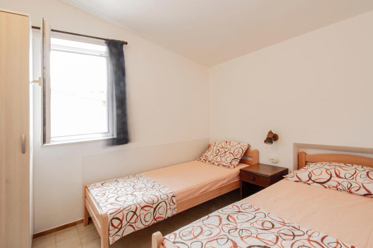 Galapagus Privat Beach & Boat Dock Apartment Metajna Exterior foto