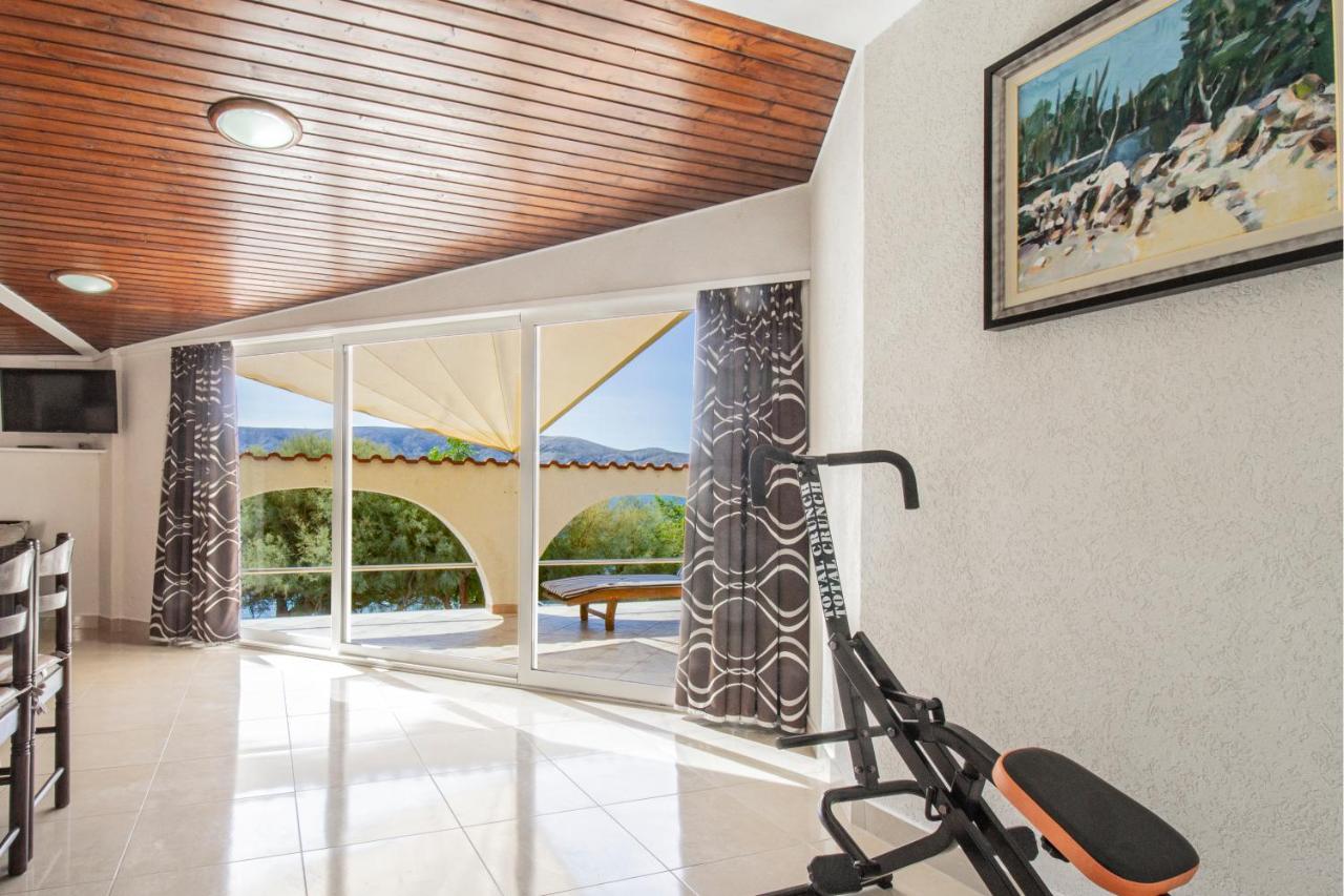 Galapagus Privat Beach & Boat Dock Apartment Metajna Exterior foto