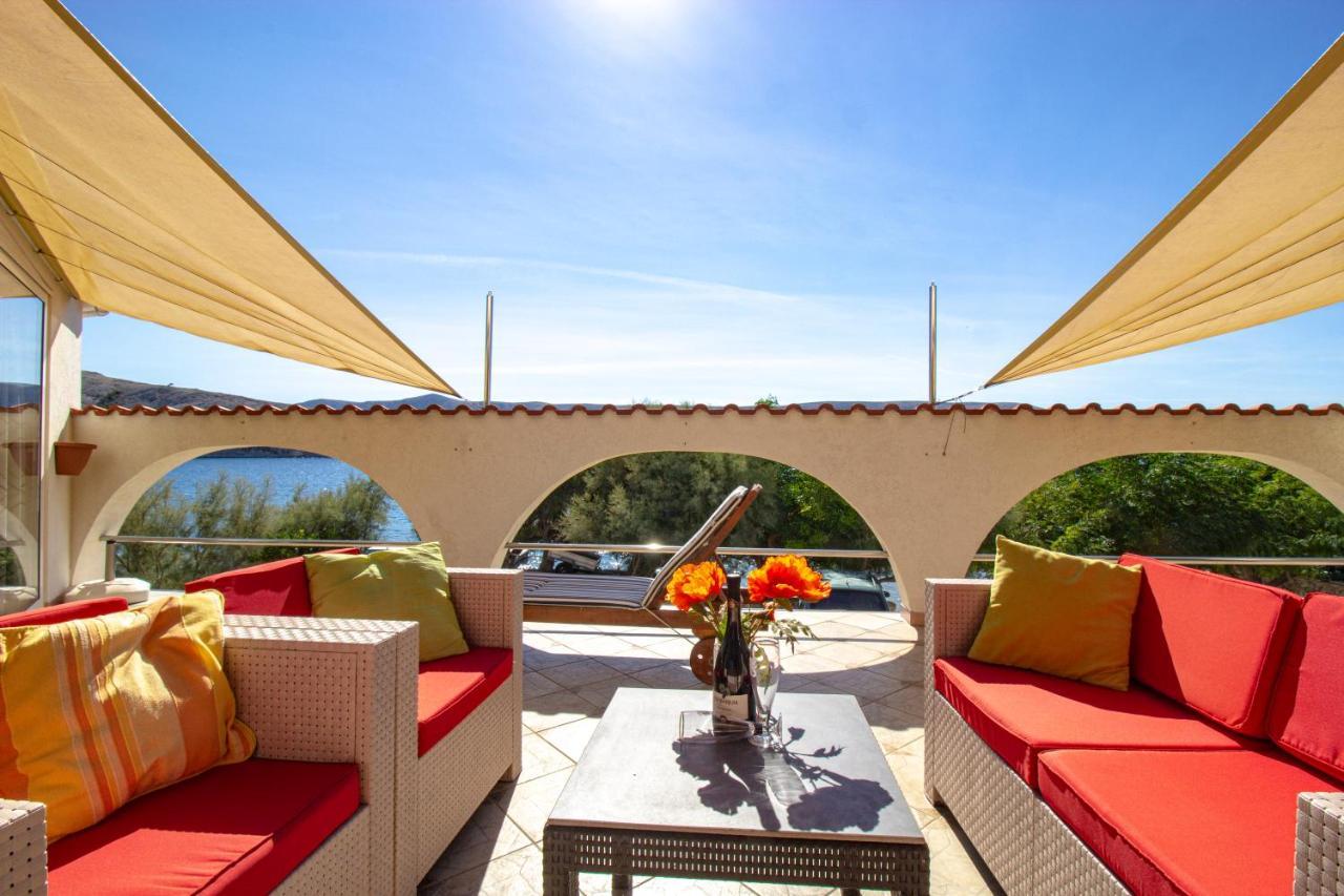 Galapagus Privat Beach & Boat Dock Apartment Metajna Exterior foto