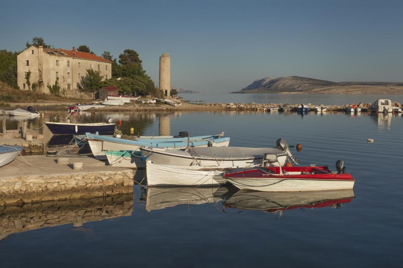 Galapagus Privat Beach & Boat Dock Apartment Metajna Exterior foto